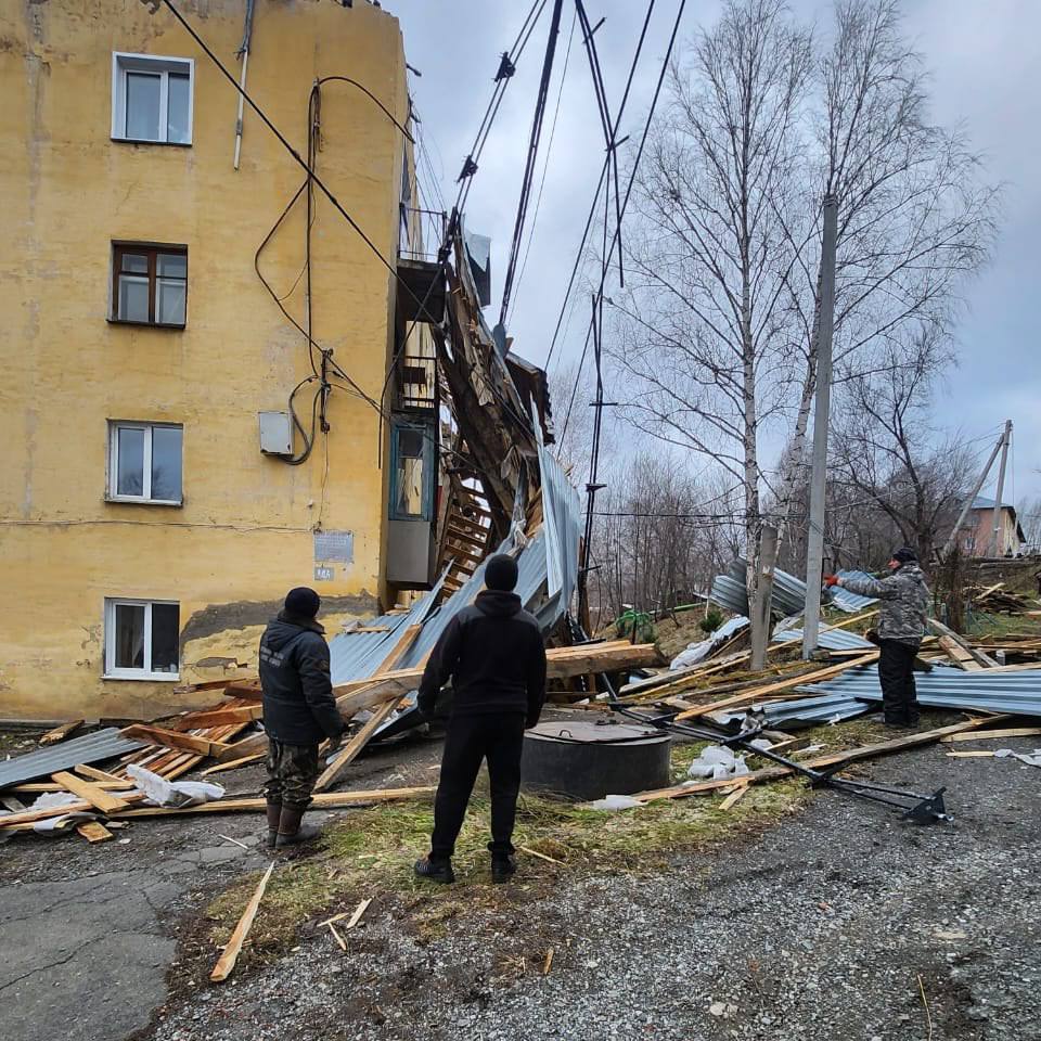 Унесённые крыши. Ураган в Кузбассе оставил 32 квартиры наедине с морозом и чиновничьим троллингом