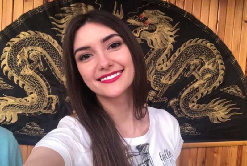 Латвийская артистка Анаит Исаханова стала лицом сомнительной финансовой схемы Evelyn Apple Trader